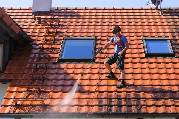 Roof Pressure Cleaning