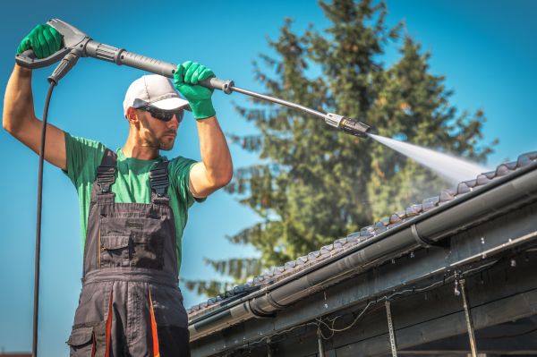 Gutter Washing in Conway