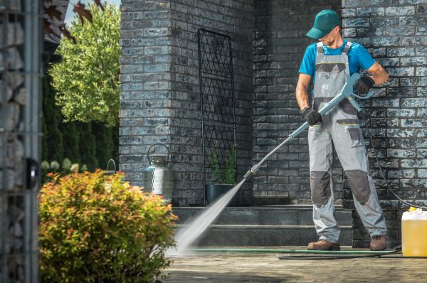 Outside House Cleaning in Conway